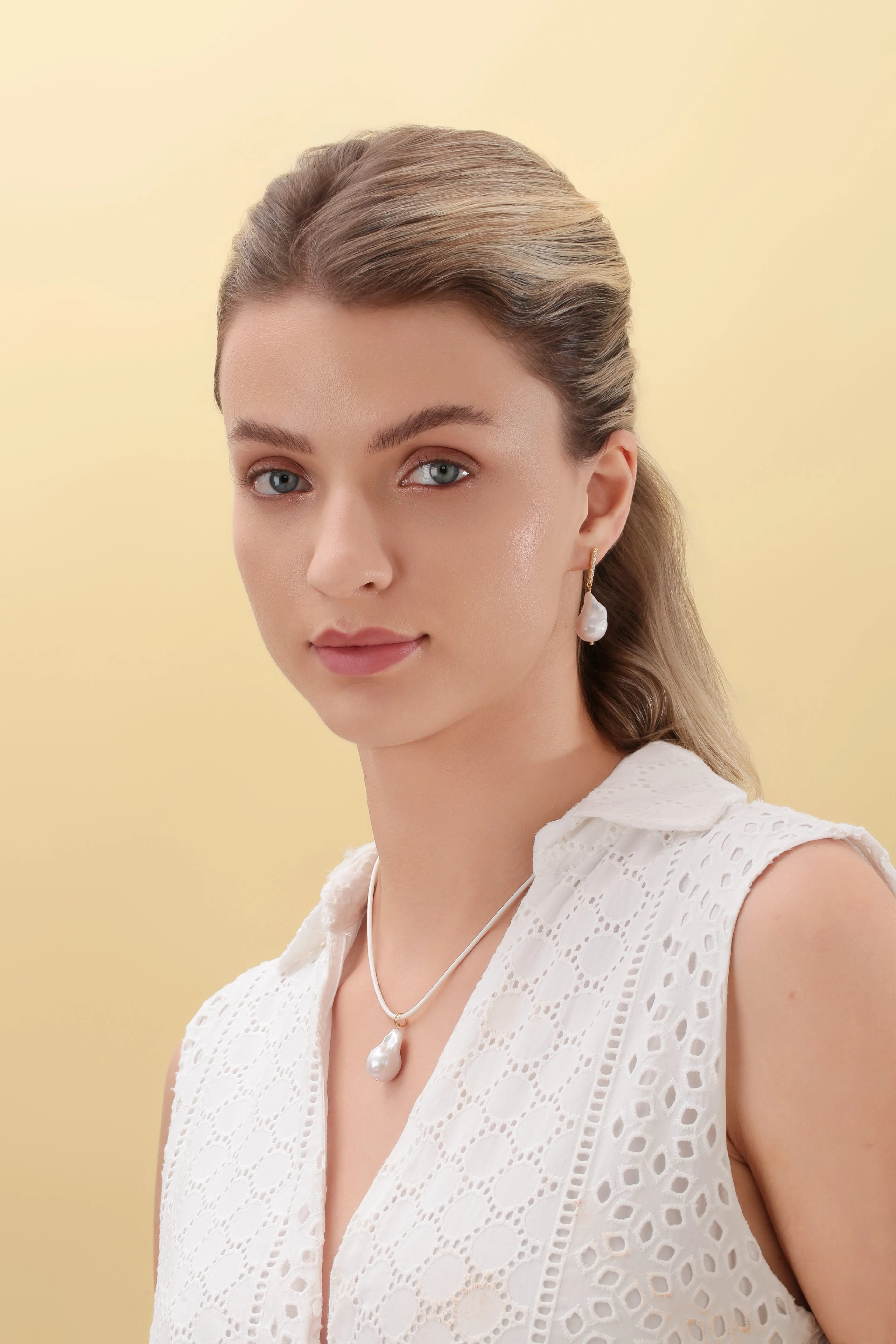 Baroque Pearl Leather Cord Necklace