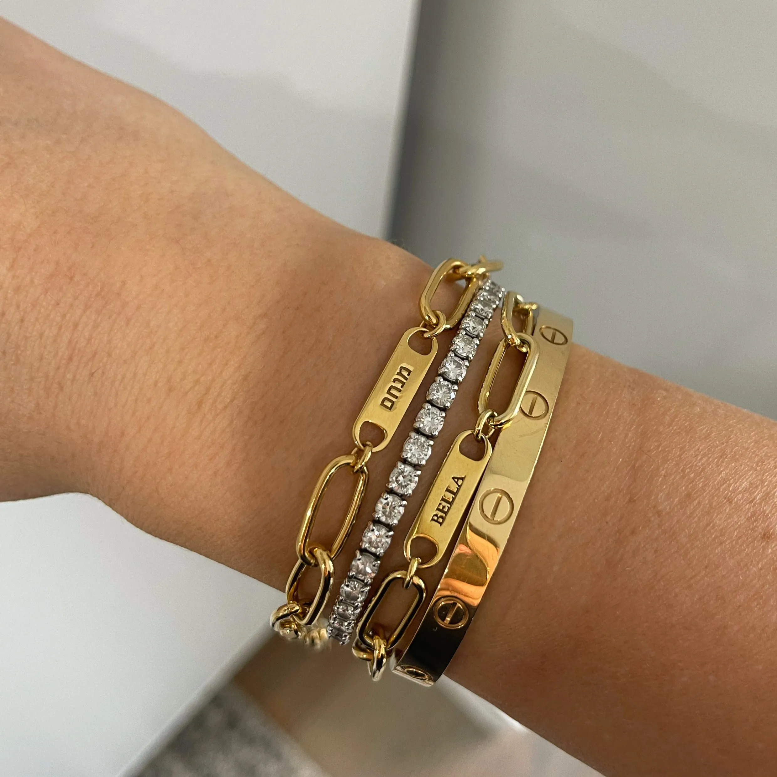 Chaya Paperclip Link Bar Nameplate Bracelet