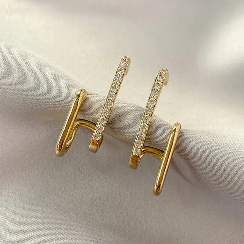 Exquisite Zircon Small Triangle Ear Studs for Women Geometric Pearl Heart Shape Earrings Fashion Party Jewelry Gifts