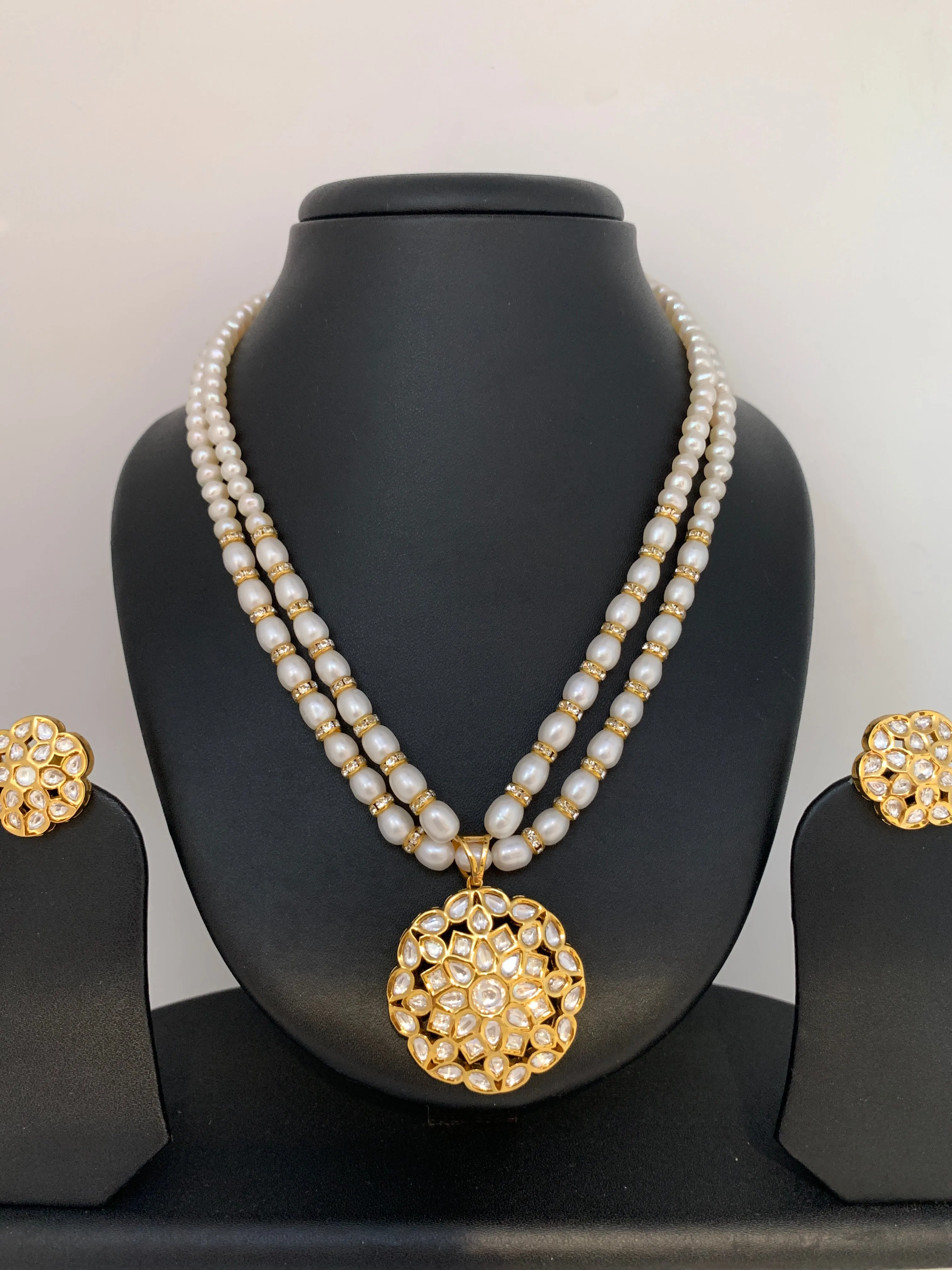 Kundan Pendent Set with Real Pearls Neckalce