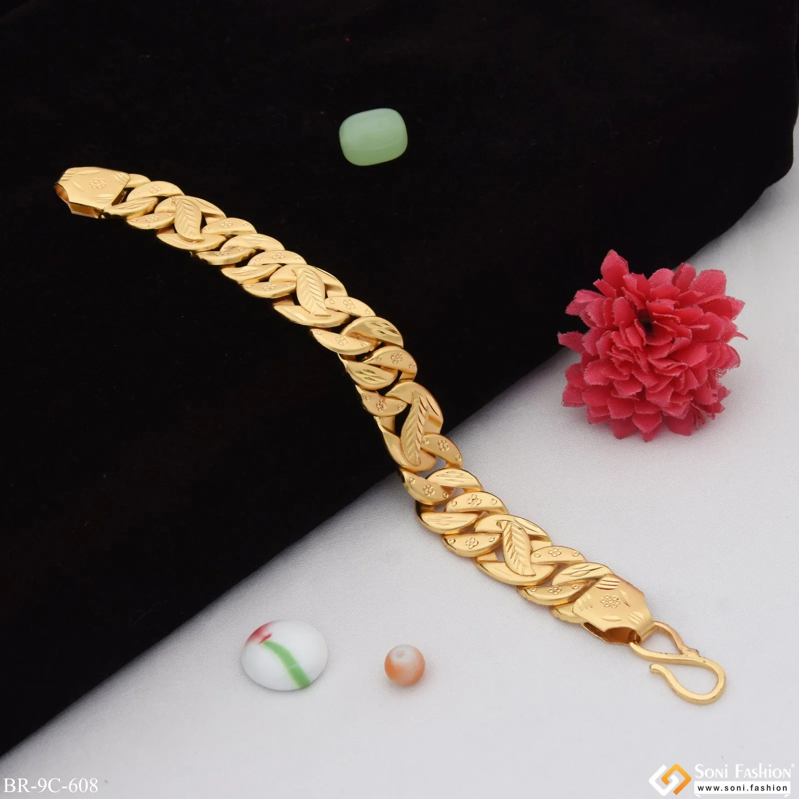 Leaf Best Quality Durable Design Gold Plated Pokal Bracelet For Men - Style C608