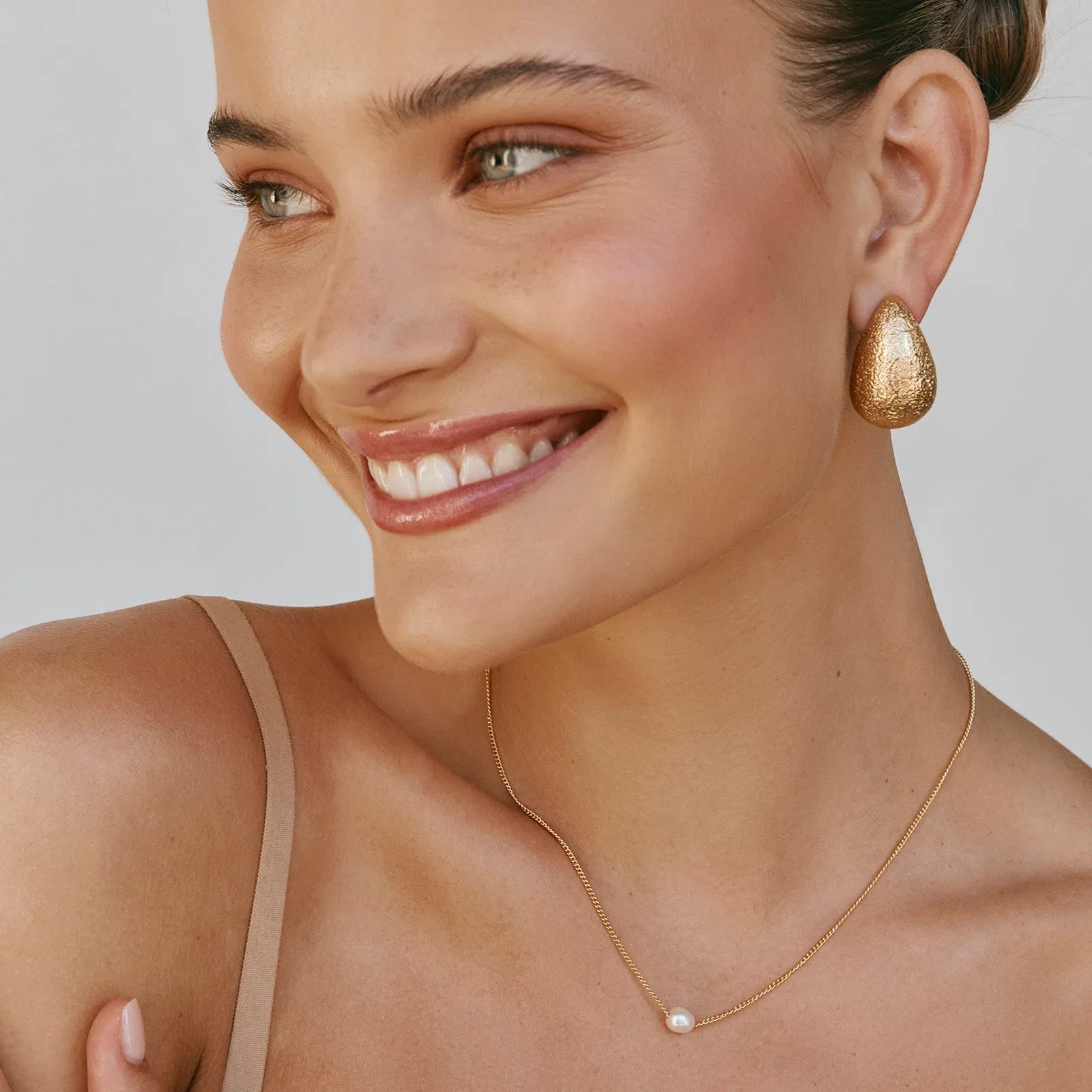 MINI PEARL TEARDROP NECKLACE