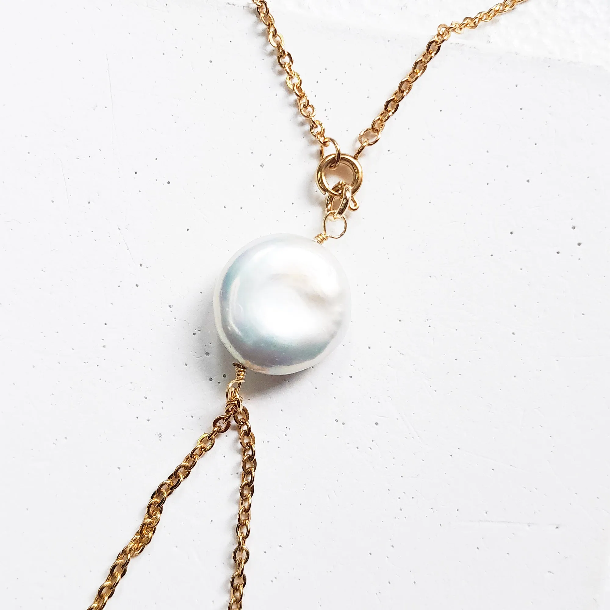 Pearl backdrop necklace with attachment