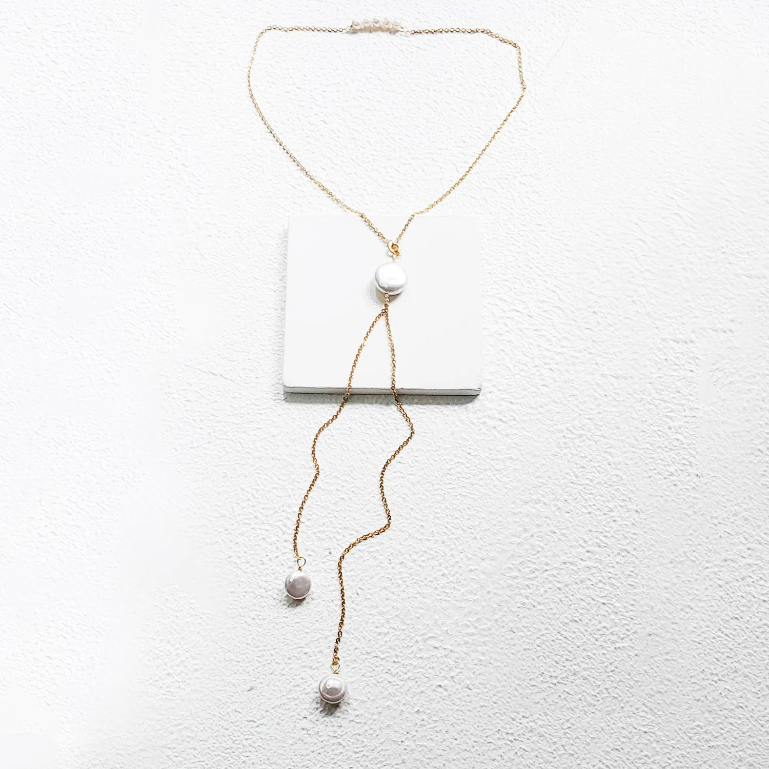 Pearl backdrop necklace with attachment