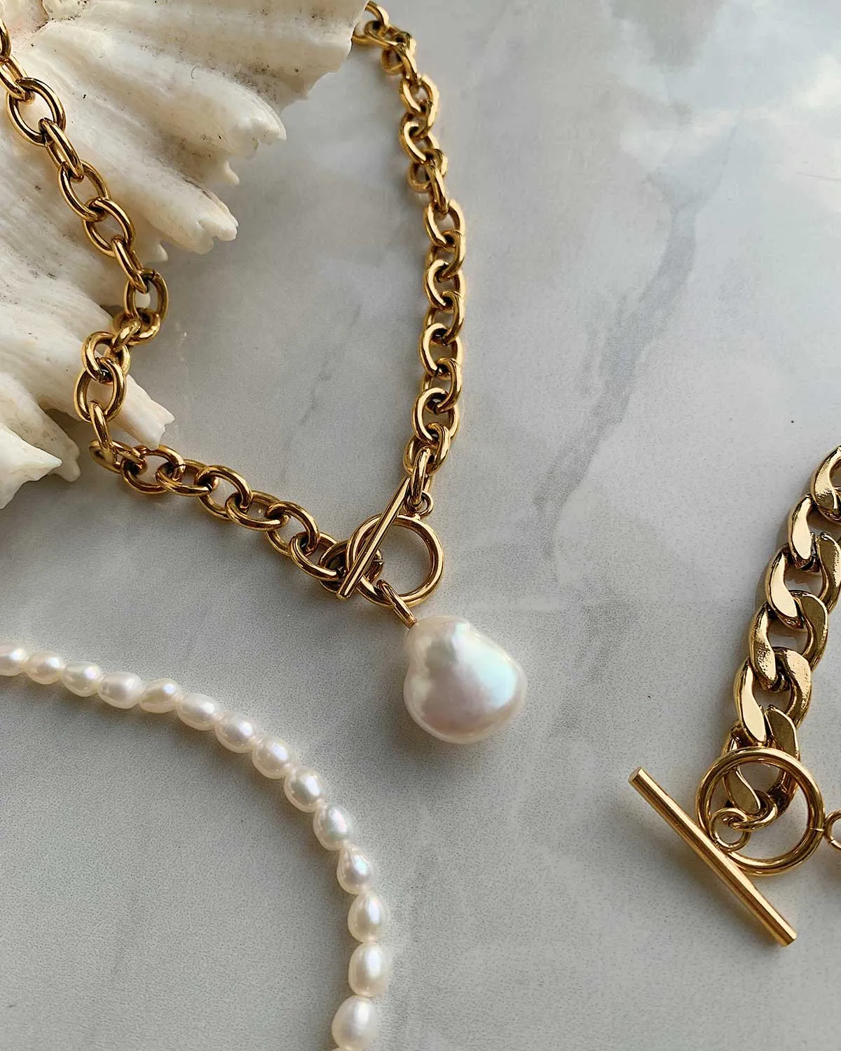 PEARL OBSESSION NECKLACE