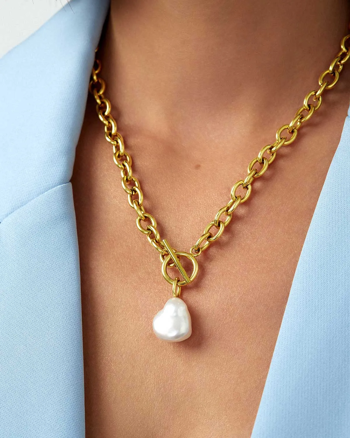 PEARL OBSESSION NECKLACE