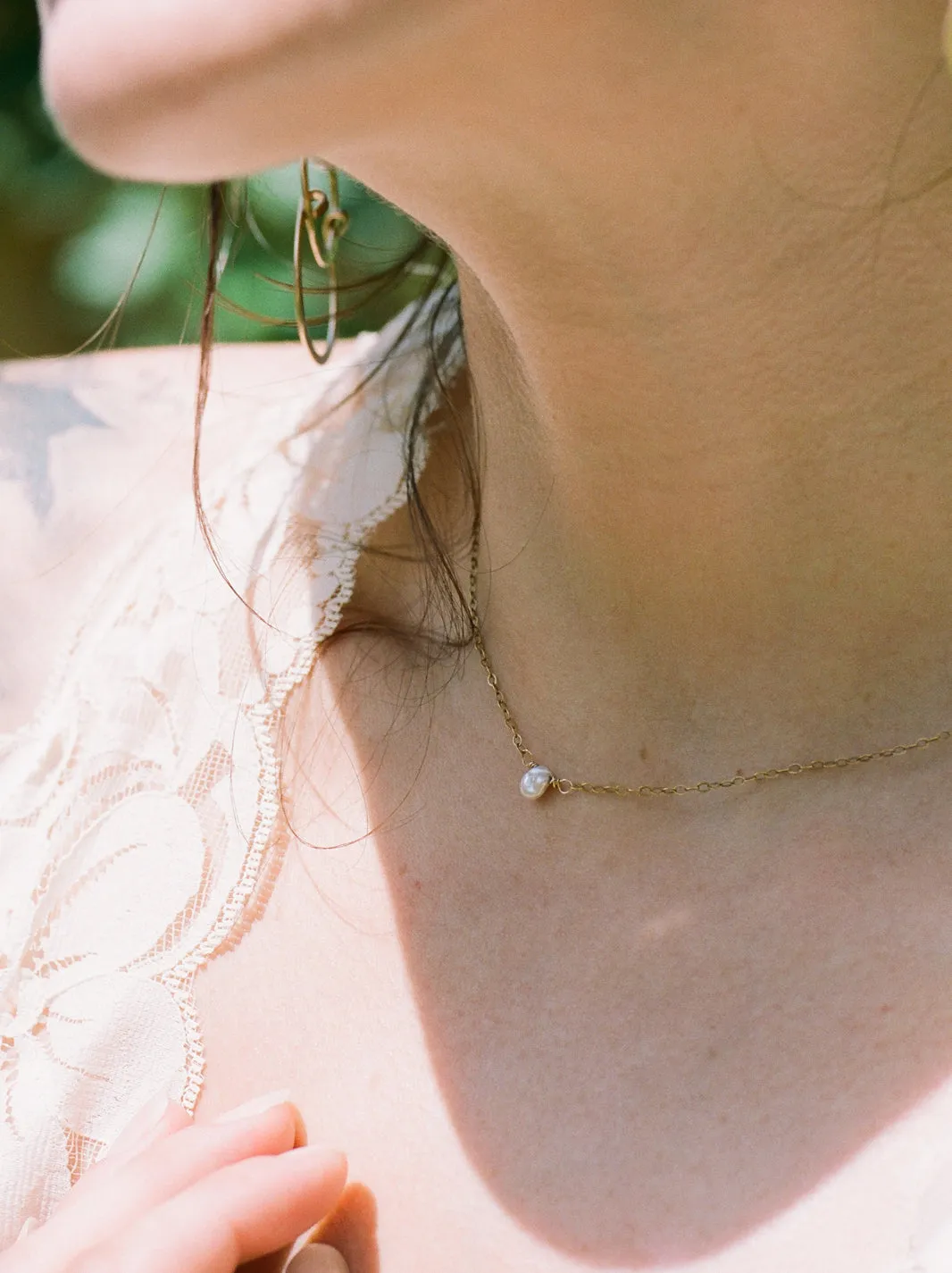 Single Pearl Choker