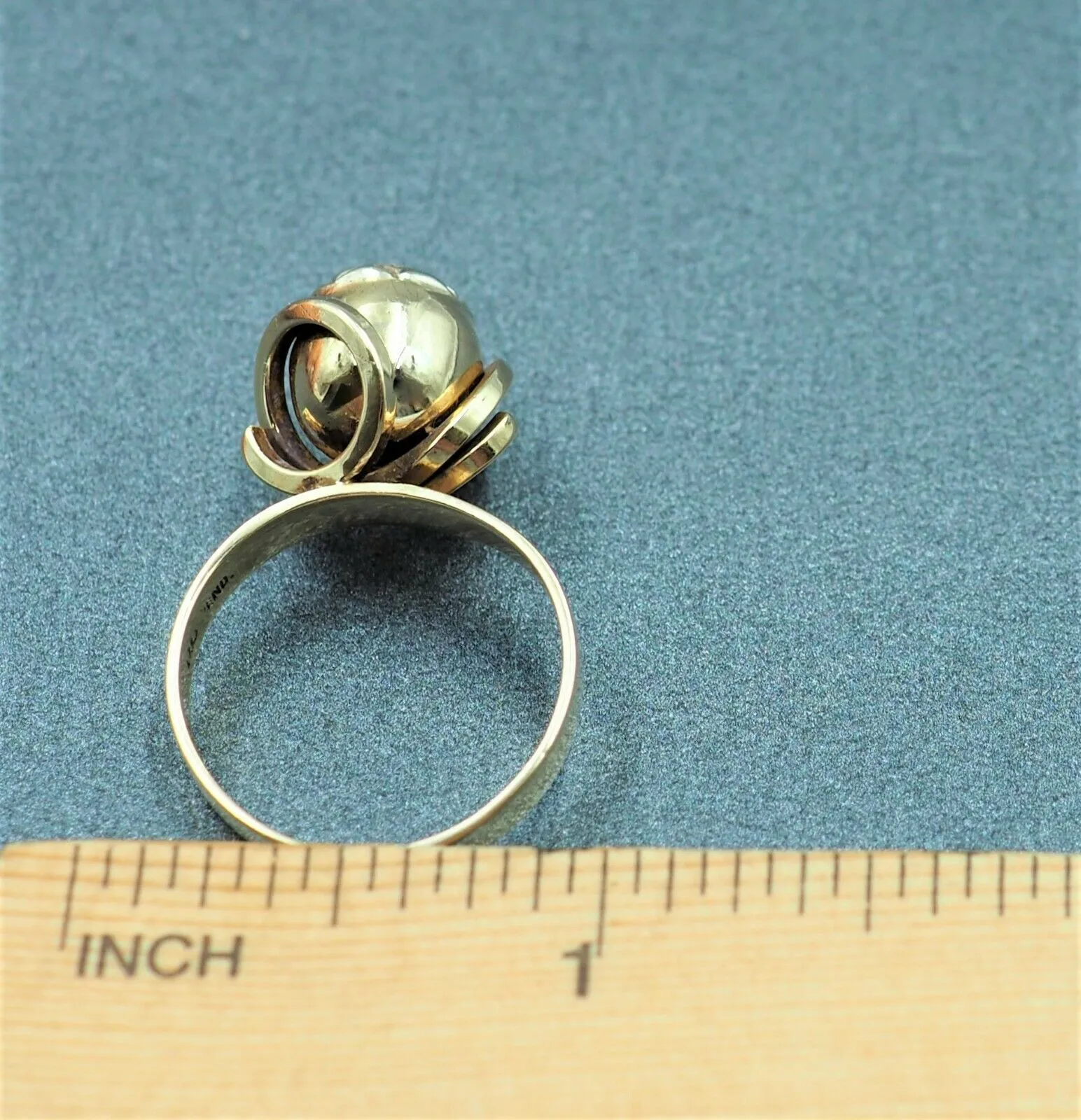 Spinel 9ct Yellow & White Gold Ring