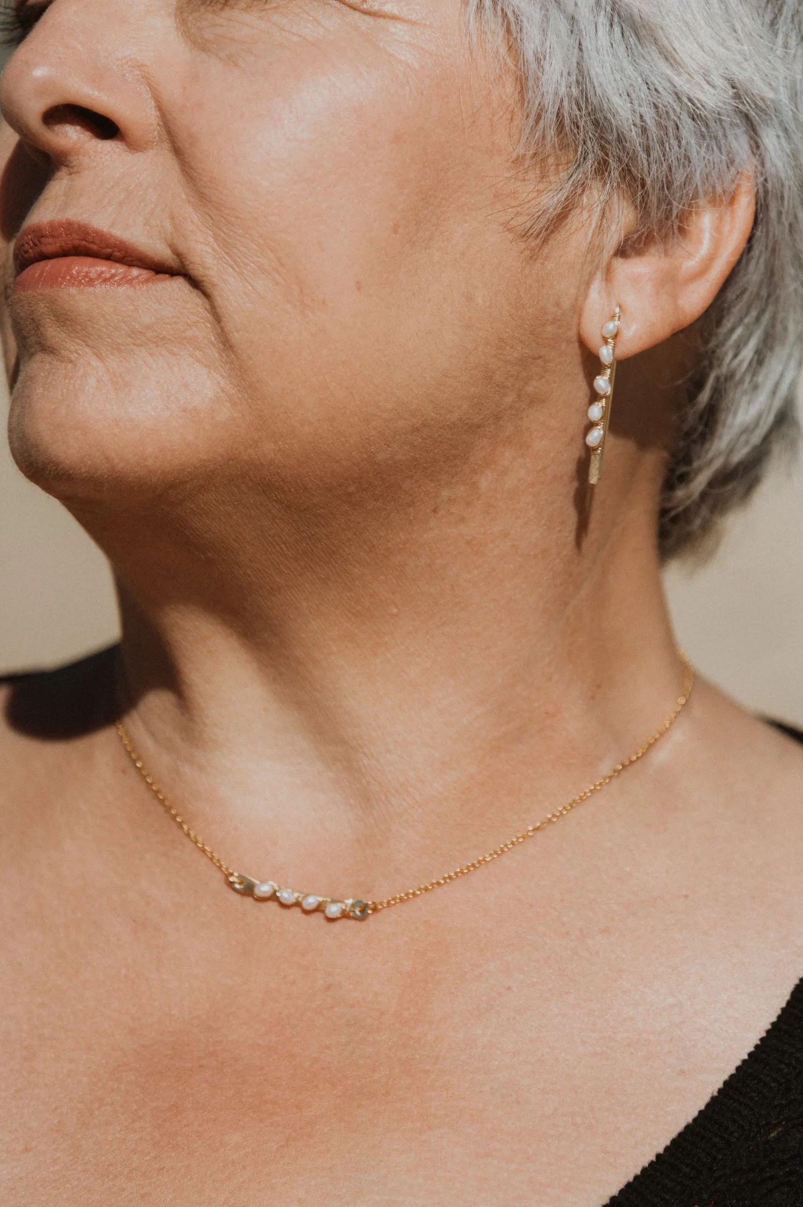 Textured Mini Bar Necklace | Pearl