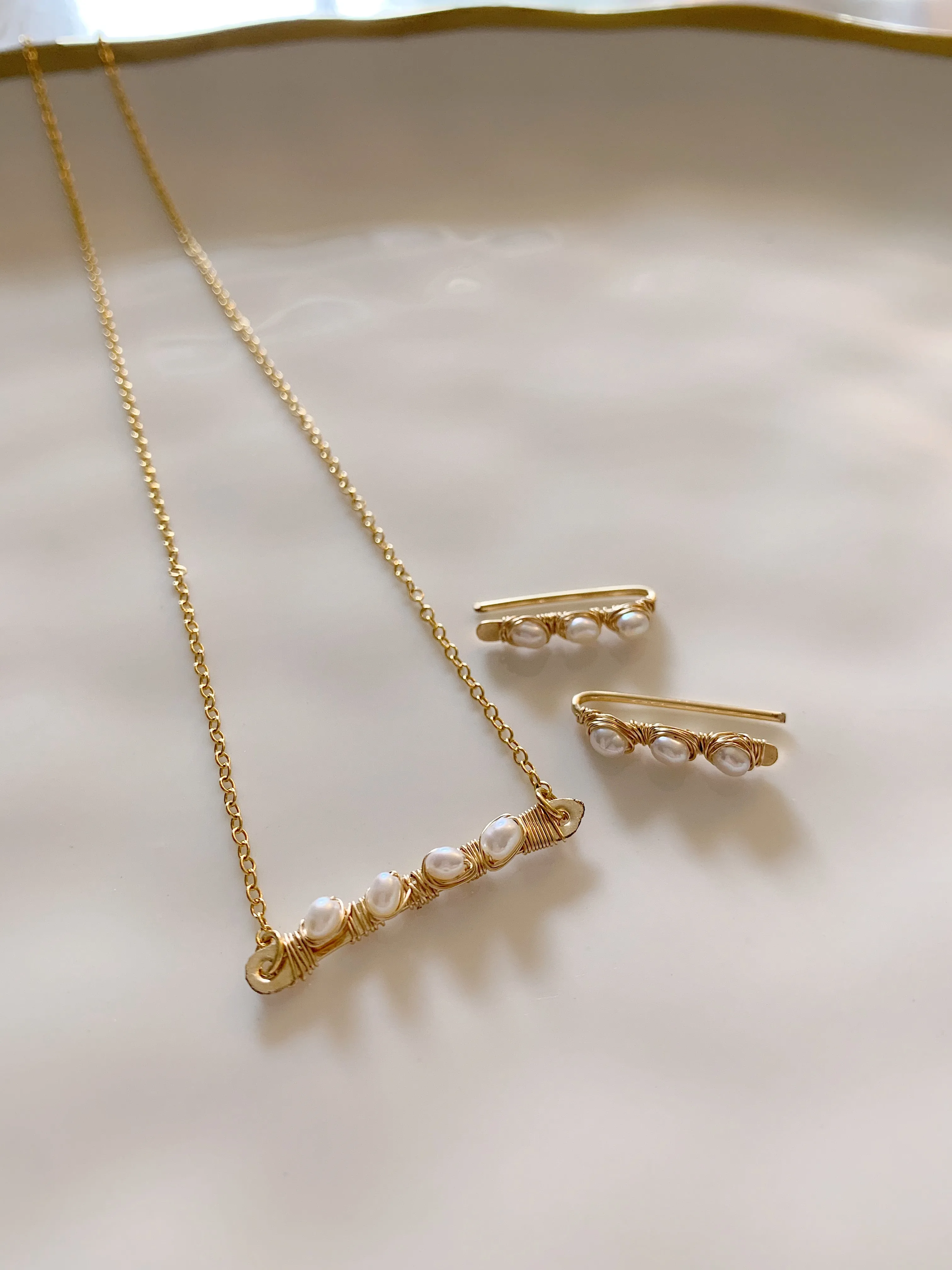 Textured Mini Bar Necklace | Pearl