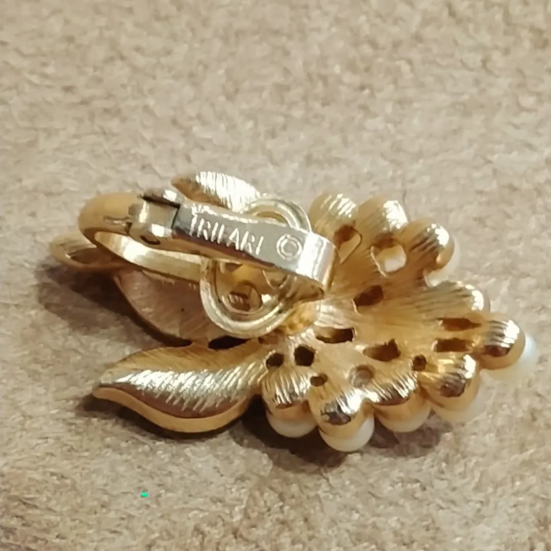 Trifari Golden Pearl Grape Vintage Earrings 004