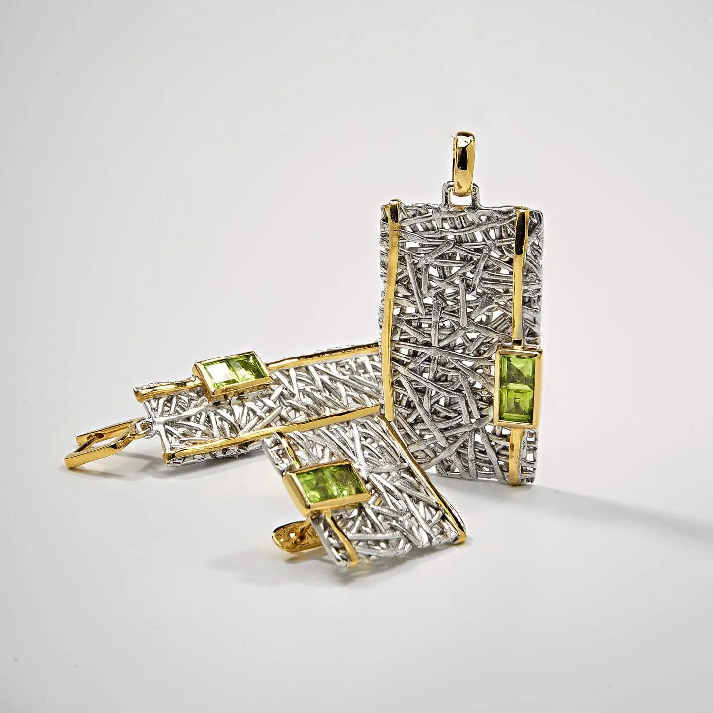 Verina Peridot Earrings