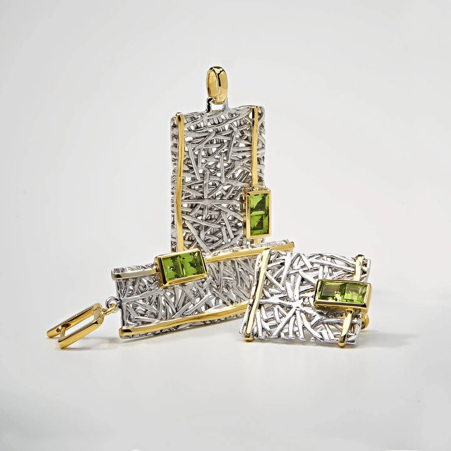 Verina Peridot Earrings